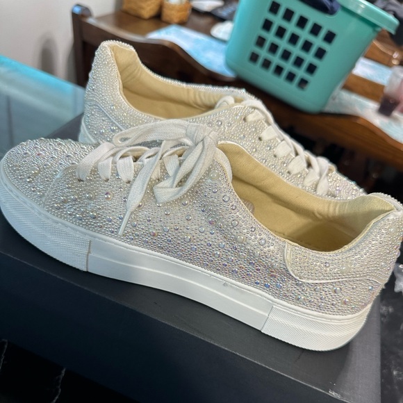 Betsey Johnson Pearl Suton Sneakers - Picture 4 of 6
